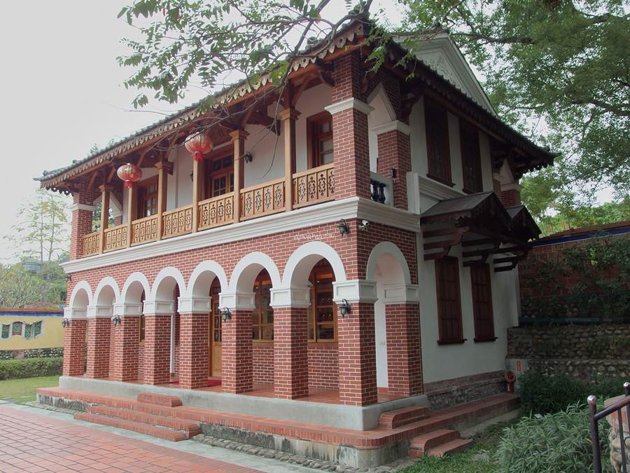 霧峰林家花園林獻堂博物館 校園裡的國定古蹟 臺中旅遊景點 臺中一日遊推薦 蘋果話日常