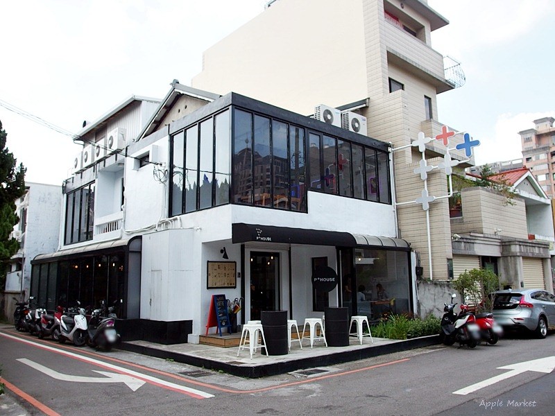 P House 精誠商圈日式洋房餐酒館戰斧炭烤豬肋排美味迷人自製popover外型搶眼酥香柔軟餐點細緻美味有質感手工甜點也推薦